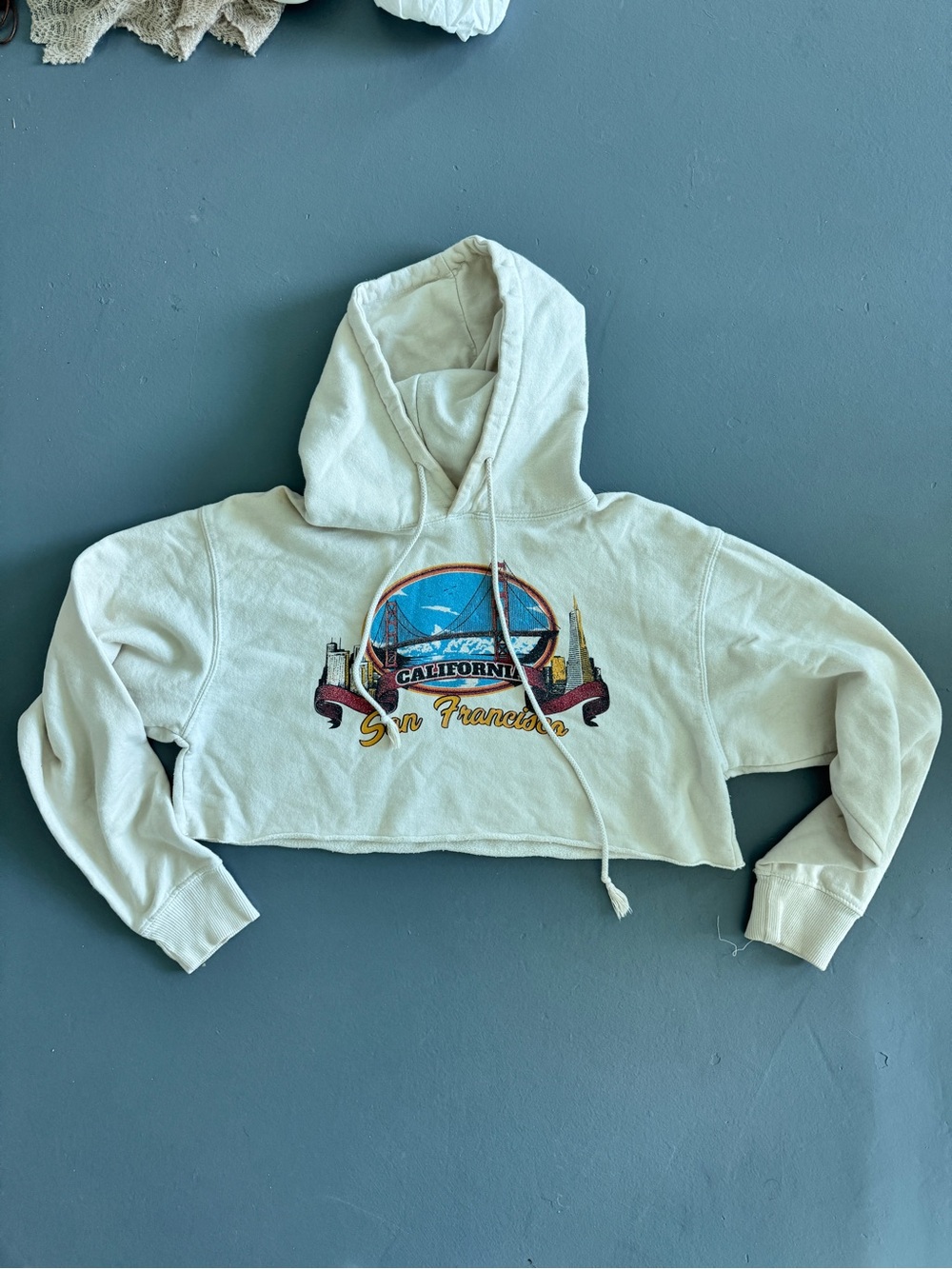 San Francisco Graphic Cropped Hoodie Sweater - Cream